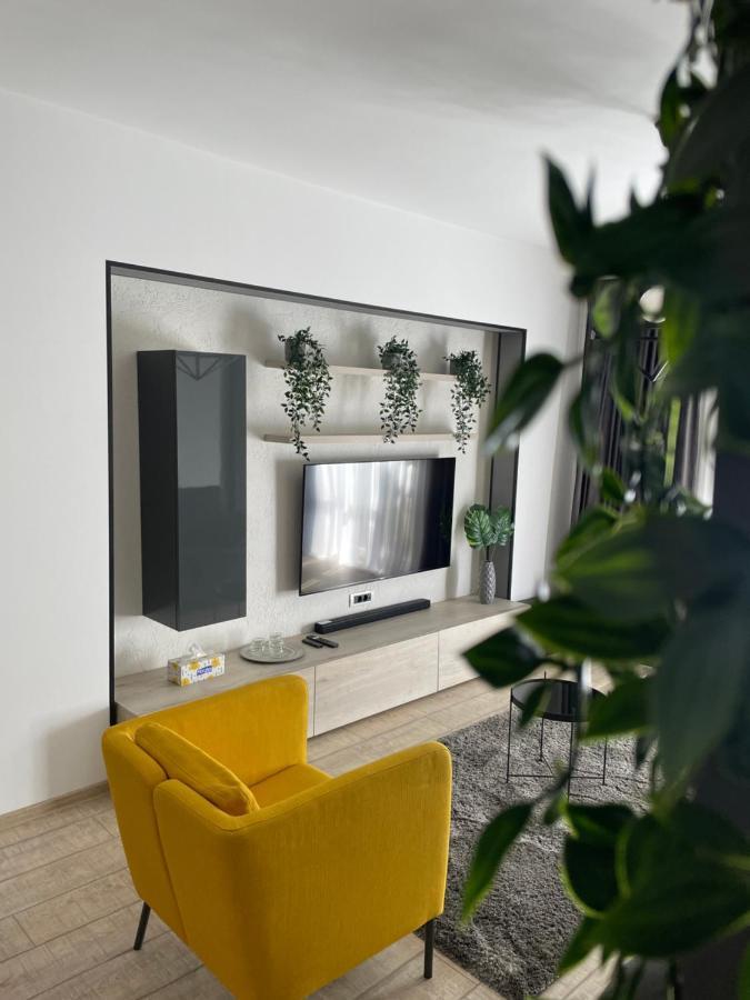 Chanttal Luxury - * Bucarest